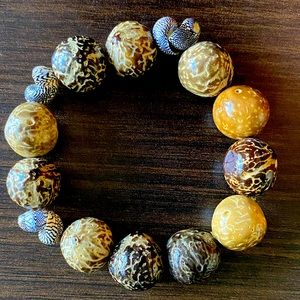 Elastic Shell bead bracelet